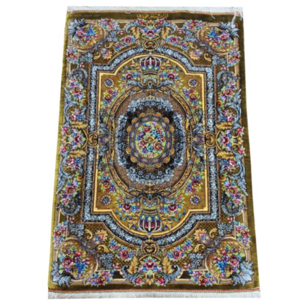 فرش دستباف ابریشم با طرح لچک ترنج تاج‌دار طلایی، رنگ قهوه‌ای - esilkcarpet.com
