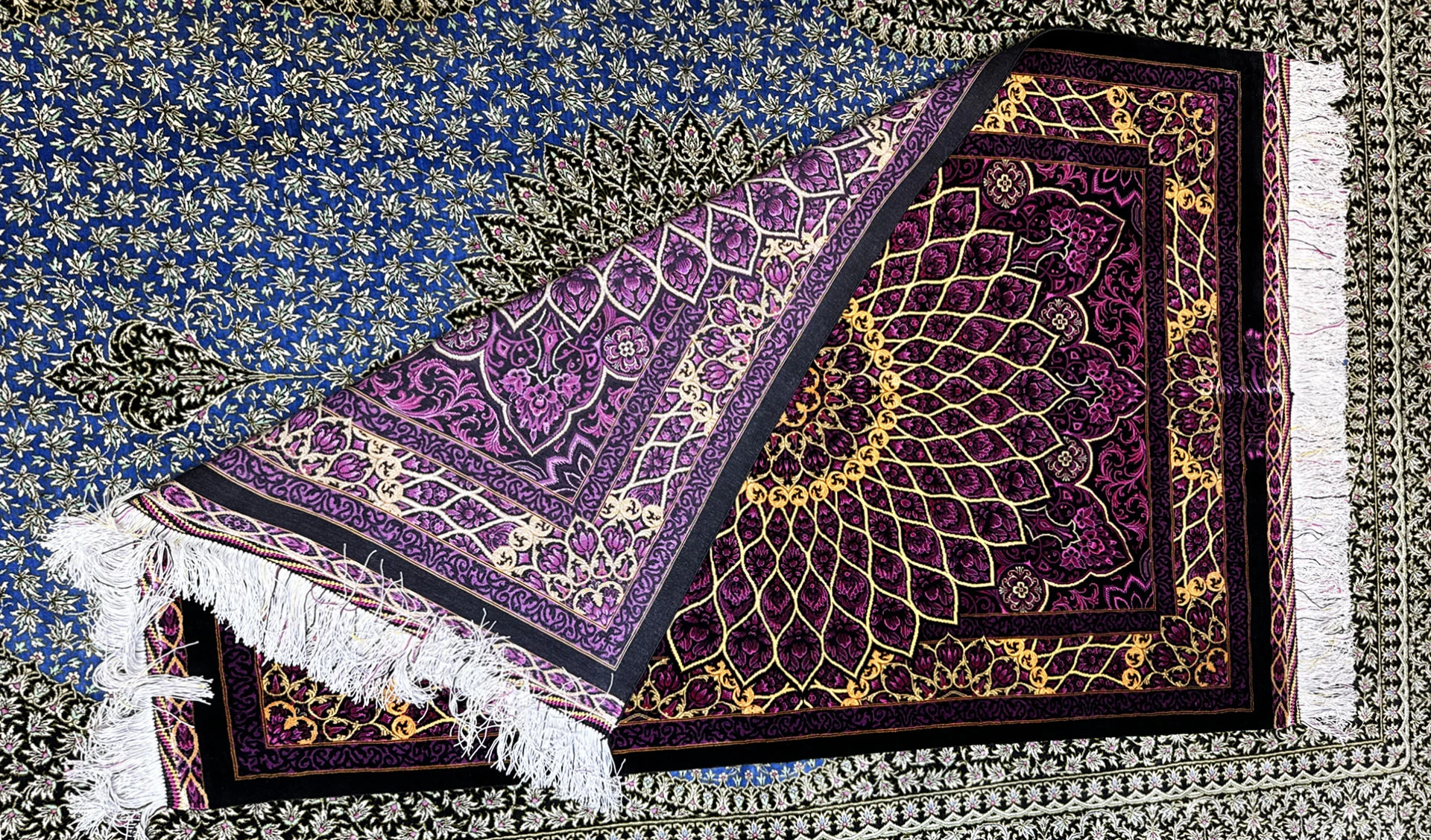 فرشهای ابریشمی دستباف ایرانی موجود در سایت esilkcarpet.com که طراحیهای سنتی و کیفیت بالا دارند