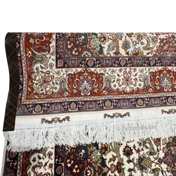 نقوش هنری و منحصر‌به‌فرد فرش دستباف تبریز طرح چلسی استاد قره‌باغی – esilkcarpet.com