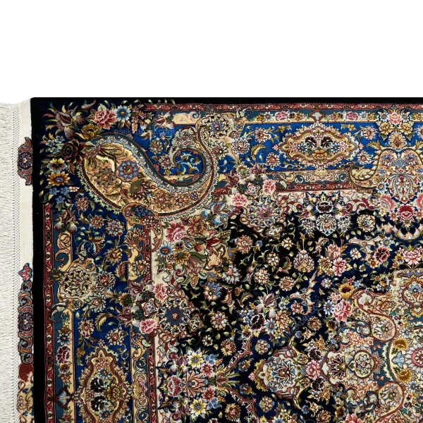 فرش دستباف تبریز با الیاف طبیعی و طرح سنتی | esilkcarpet.com