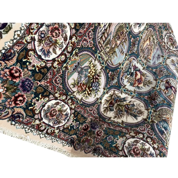 نمایی از فرش طرح گلستان دستباف تبریز، ترکیب هنرمندانه‌ای از نقوش سنتی و رنگ‌های فاخر – esilkcarpet.com