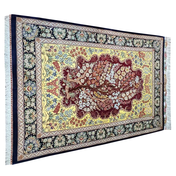 فرش ابریشم قرمز درختی، دستباف از قم با کیفیت بالا و طراحی خاص. در esilkcarpet.com موجود است.