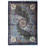 فرش ابریشم دستباف لچک ترنج زمینه مشکی لوکس با طراحی کلاسیک و رنگ‌بندی لوکس – esilkcarpet.com