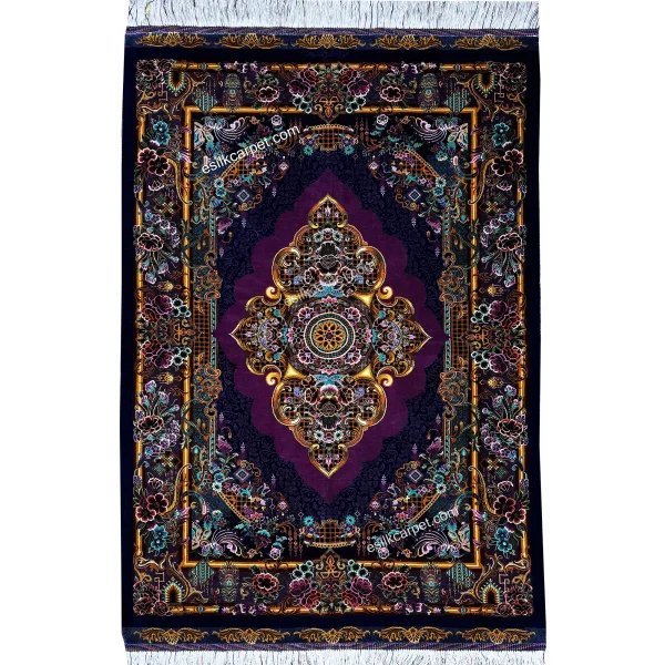 فرش لچک ترنج لور سرمه‌ای 79*120سانتیمتر تمام ابریشم قم، زیبایی خاص هنر ایرانی را به خانه شما می‌آورد. برای اطلاعات بیشتر به esilkcarpet.com مراجعه کنید.