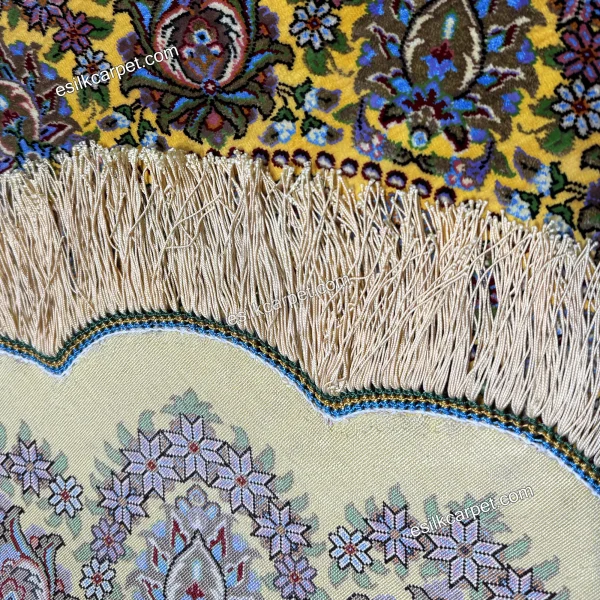 رومیزی گرد تمام ابریشم ترنج طلایی قطر75سانتیمتر