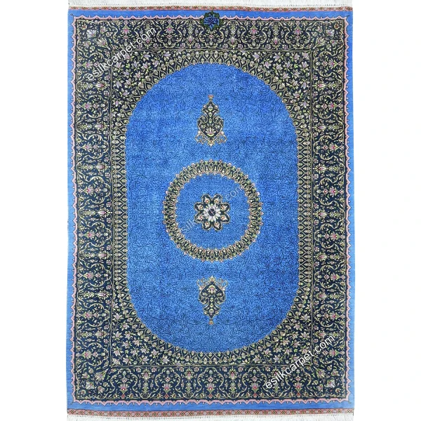 بهترین طرح فرش ابریشم نقشه گل‌ریز آبی فوق لاکچری سایز 62*90سانتیمتر