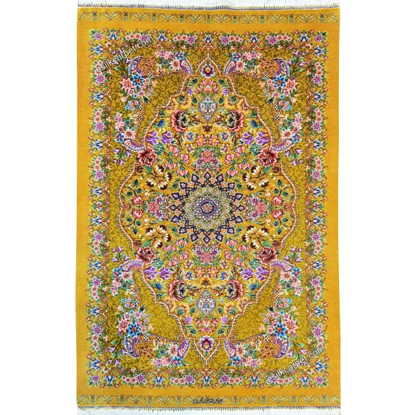 فرش دستباف ابریشم ترنجی با رنگ خاص خردلی سایز 93*58.5 سانتیمتر