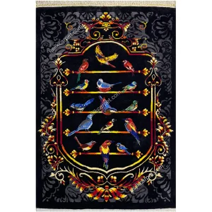 فرش ابریشم دستباف قم طرح باغ پرندگان رنگارنگ با زمینه مشکی، سایز 42.5x58.5 سانتیمتر – esilkcarpet.com
