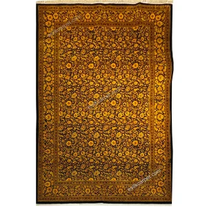 نمای روبرو از فرش ابریشم افشان طلایی مشکی 6متری در ابعاد ۲۹۶x۱۹۸ سانتیمتر با بافت دستباف قم - محصول esilkcarpet.com