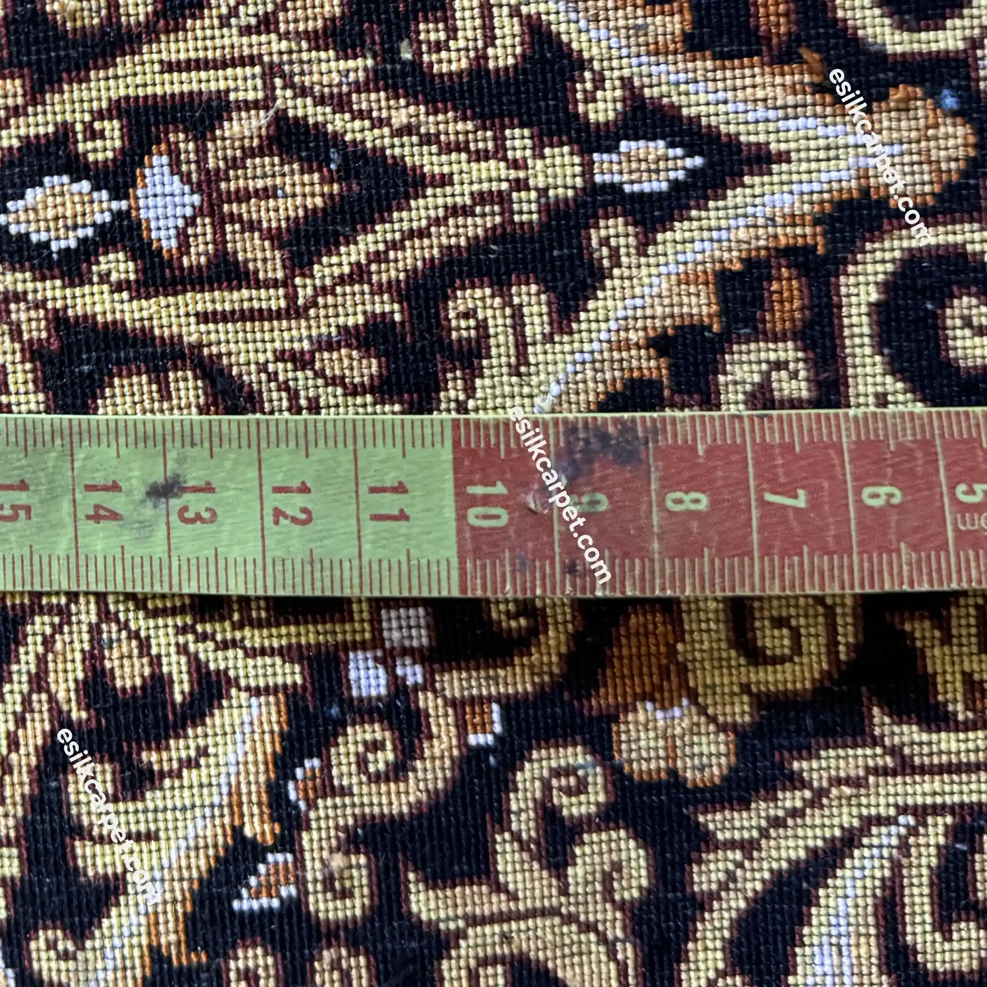فرش ابریشم 6متری لچکترنج مشکی-طلایی - esilkcarpet.com