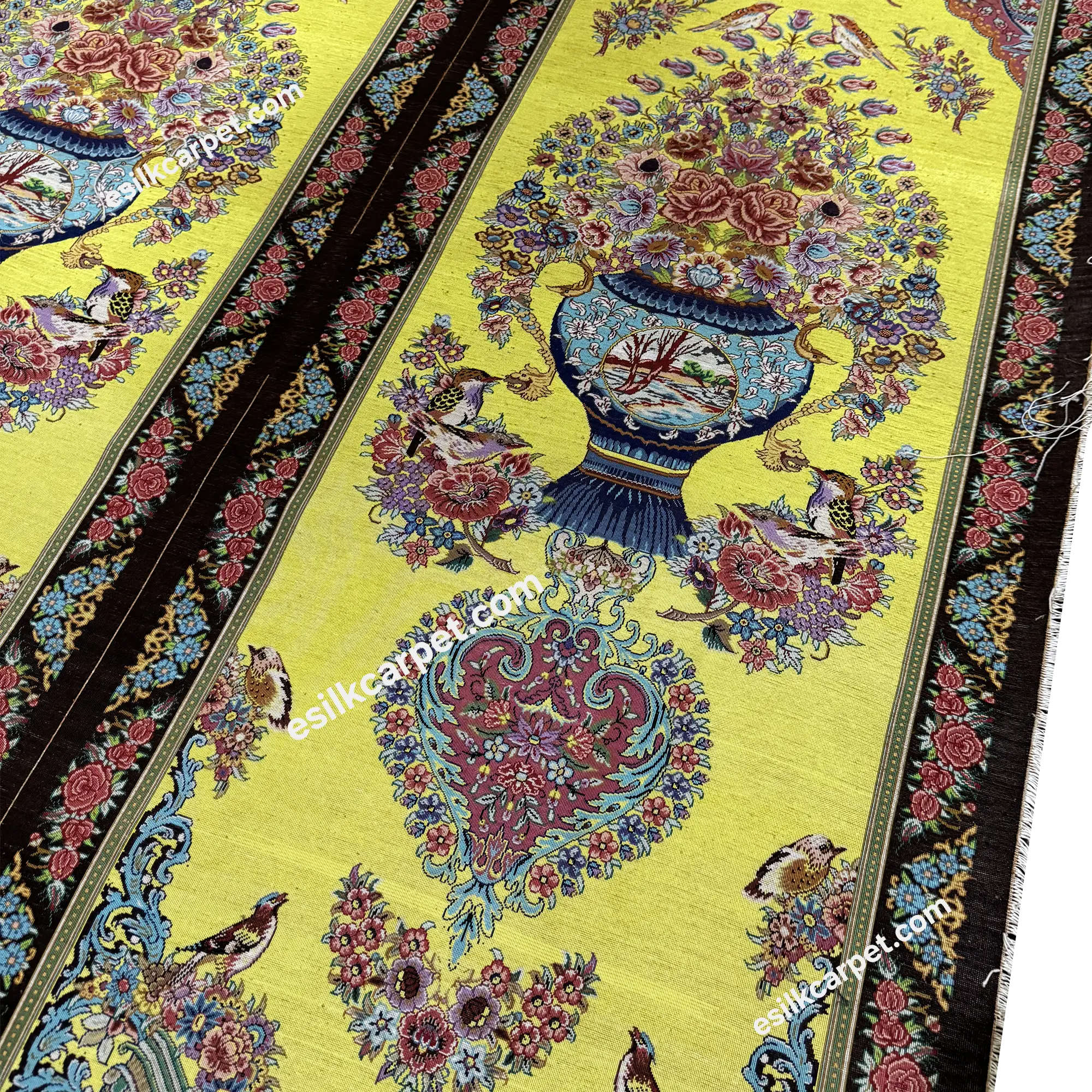 تابلوفرش ستونی طرح گلدانی تاروپود - esilkcarpet.com