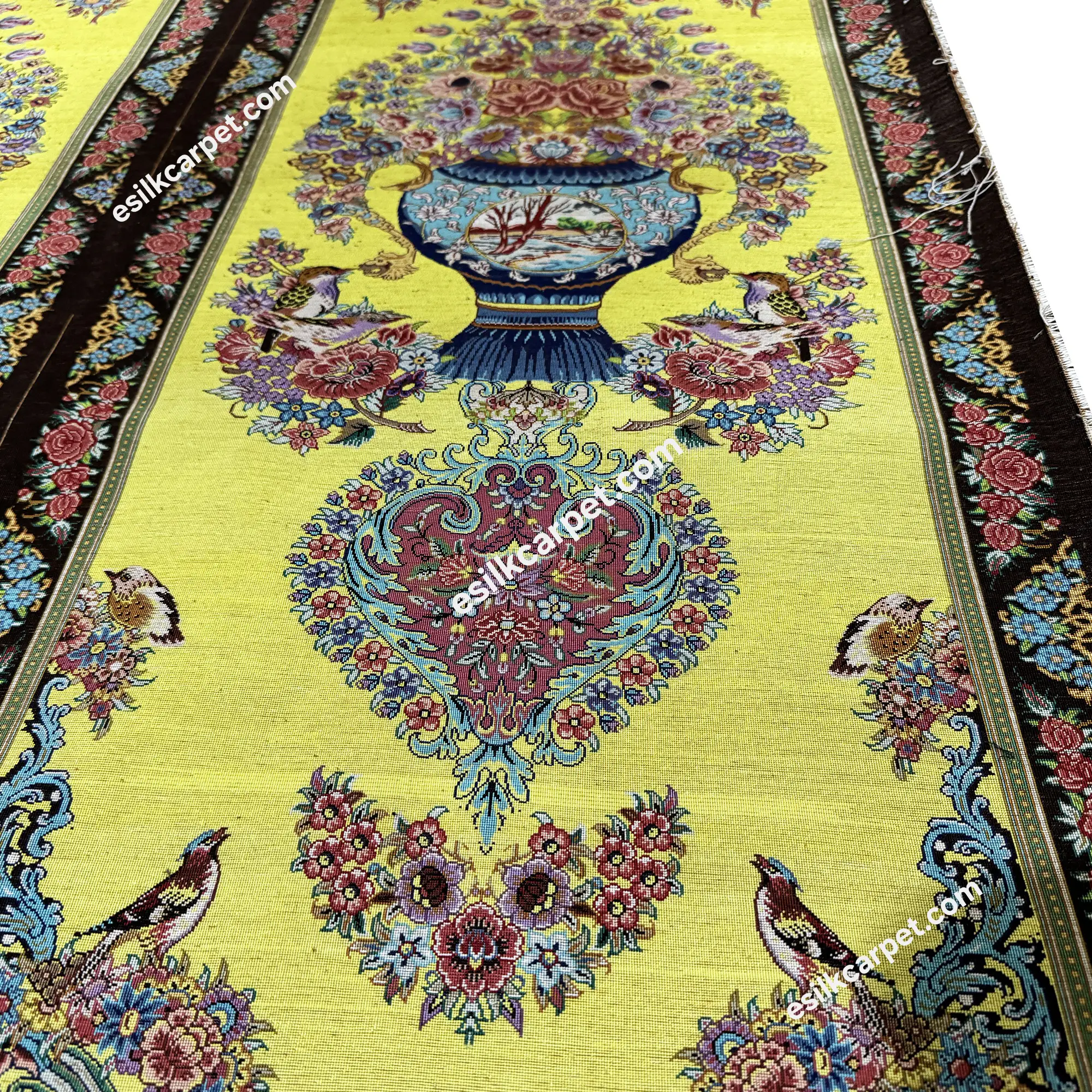 تابلوفرش ستونی طرح گلدانی تاروپود - esilkcarpet.com