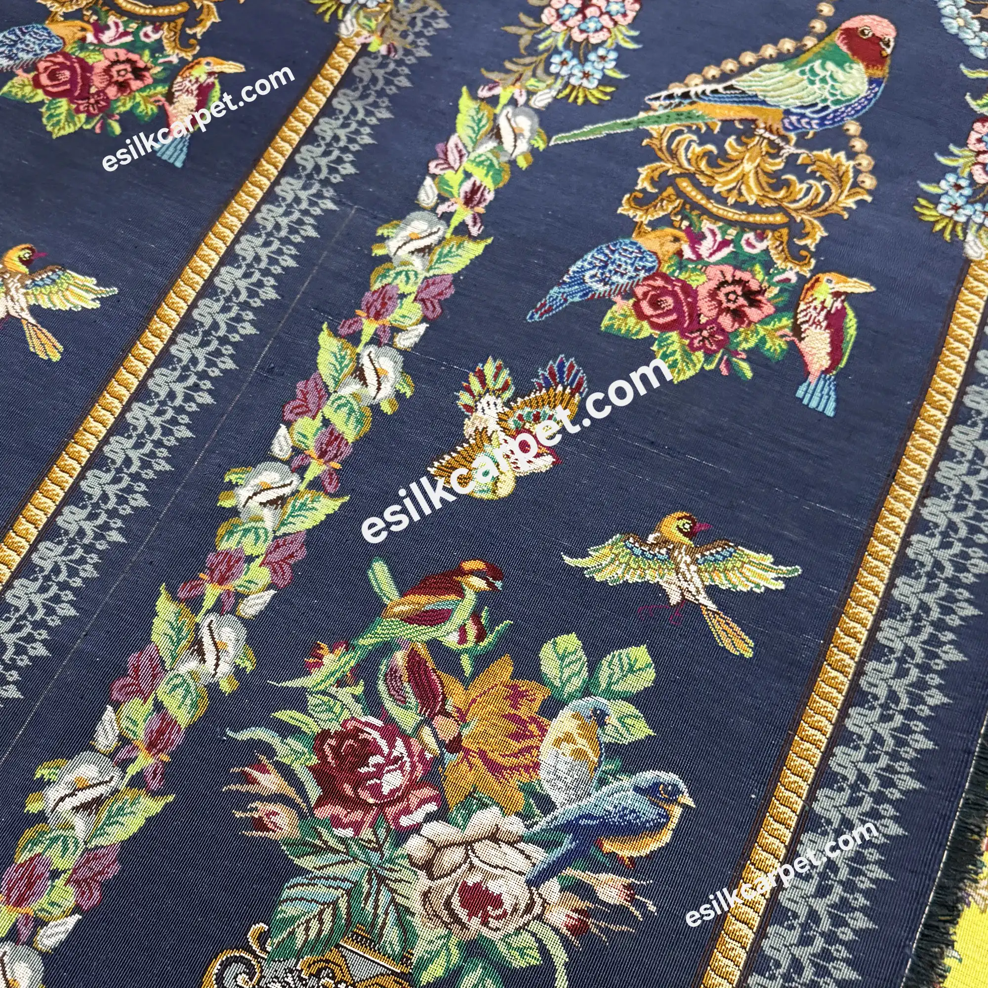 تابلوفرش ستونی طوطیولوستر آبینفتی - esilkcarpet.com